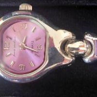 Ladies purple elegant quartz watch