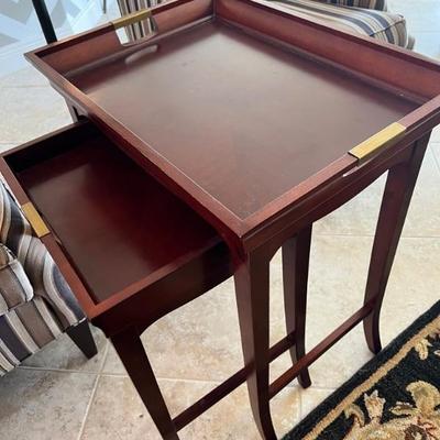 Serving tray table