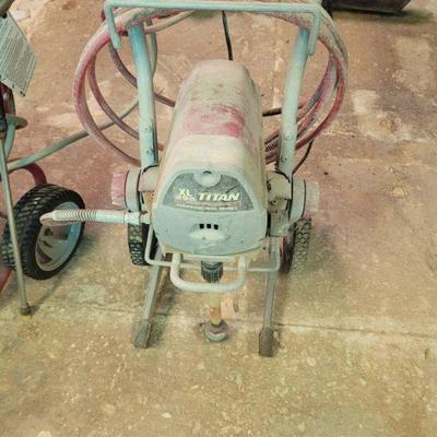 Low volume paint sprayer, paint machine, includes the paint canister