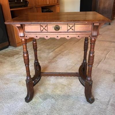 $95 Victorian table 26 X 18 X 28