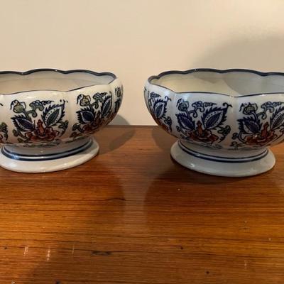 Vintage and antique Chinese blue and white potteryâ€”wine jars, vases, pots, ginger jars, cachepots, boxes