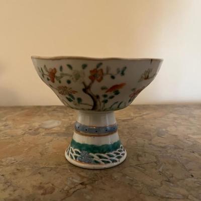 small pedestal bowl with floral decoration, Chinese, early 19th century