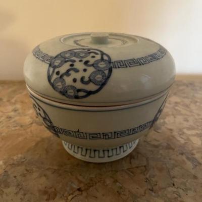 Vintage and antique Chinese blue and white potteryâ€”wine jars, vases, pots, ginger jars, cachepots, boxes