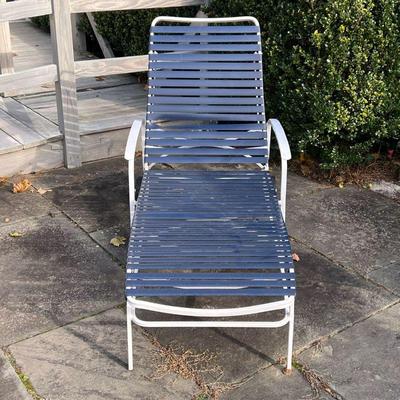 RECLINING PATIO LOUNGE CHAIR | Reclining outdoor lounge chair with two wheels with white frame and navy straps - l. 63 x w. 26 x h. 38 in. 