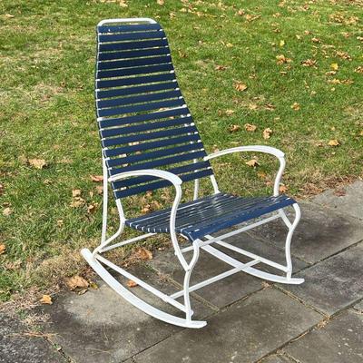 STRAPPED PATIO ROCKER | Outdoor rocking chair with white frame and navy straps - l. 23 x w. 34 x h. 43 in. 