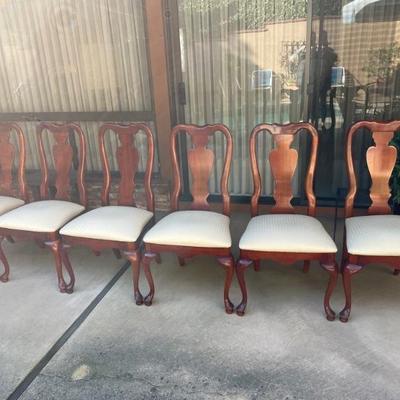 6 IMPECCABLE CHAIRS 
$750 SET
