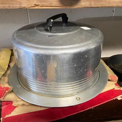 Vintage cake taker