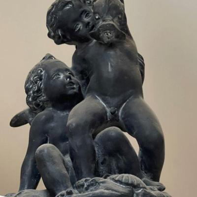 Cherubs statue/fountain top