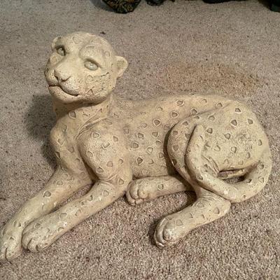 Leopard statue