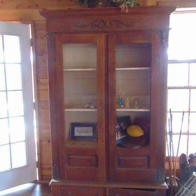 2 door cabinet