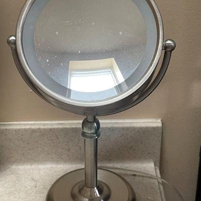 lighted makeup mirror