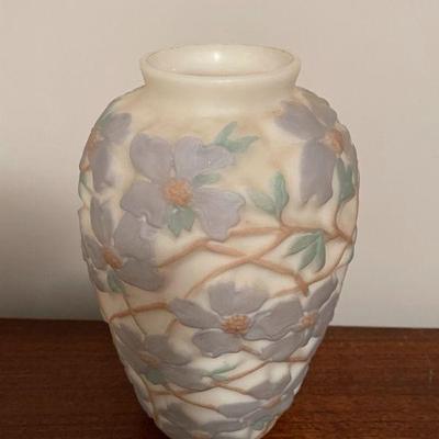 floral print vase
