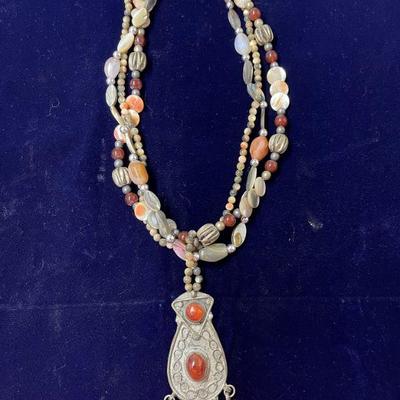 vintage artistic beaded necklace w/pendant 