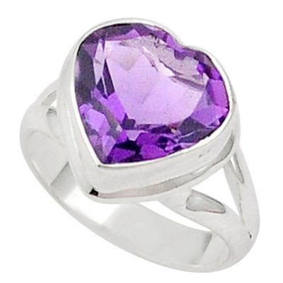 We have tons of gold and sterling silver jewelry options to choose from that are perfect for a Valentine's Day gift (or to treat...