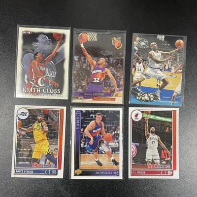 We have tons of gold and sterling silver jewelry options to choose from that are perfect for a Valentine's Day gift (or to treat...