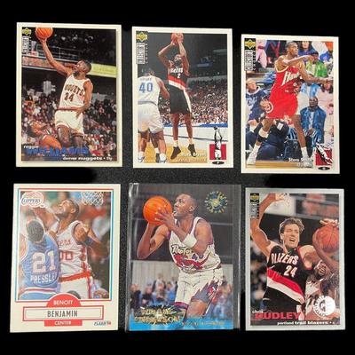 We have tons of gold and sterling silver jewelry options to choose from that are perfect for a Valentine's Day gift (or to treat...