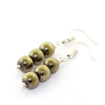 We have tons of gold and sterling silver jewelry options to choose from that are perfect for a Valentine's Day gift (or to treat...