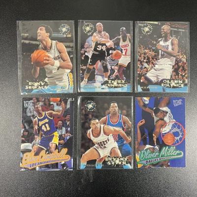 We have tons of gold and sterling silver jewelry options to choose from that are perfect for a Valentine's Day gift (or to treat...