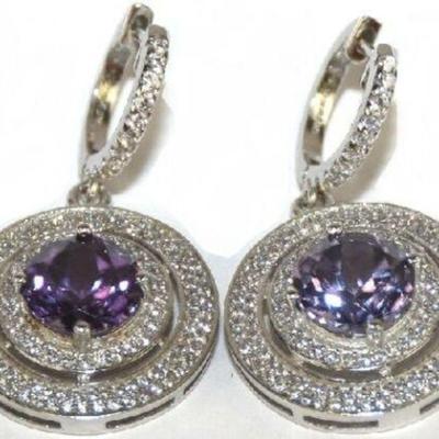 We have tons of gold and sterling silver jewelry options to choose from that are perfect for a Valentine's Day gift (or to treat...