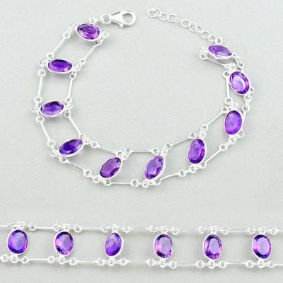 We have tons of gold and sterling silver jewelry options to choose from that are perfect for a Valentine's Day gift (or to treat...