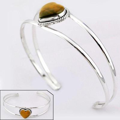 We have tons of gold and sterling silver jewelry options to choose from that are perfect for a Valentine's Day gift (or to treat...