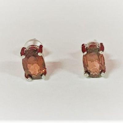 We have tons of gold and sterling silver jewelry options to choose from that are perfect for a Valentine's Day gift (or to treat...