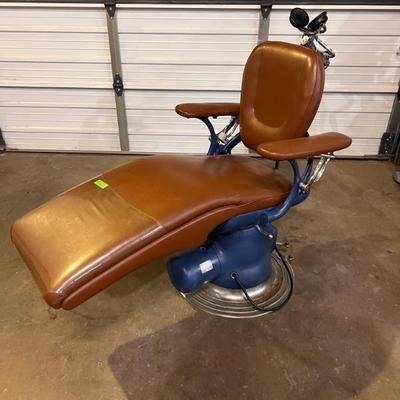 Fully functional dentist/tattoo chair. Electric powered