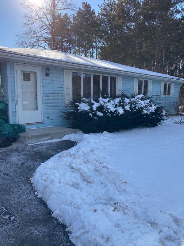 LARSEN WI ESTATE SALE BY Ron. Friday February 3 and Saturday February 4