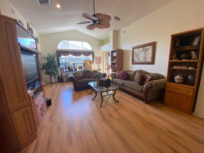 Villages Sale (Glenbrook) King Bedroom Set & Corner Jacuzzi