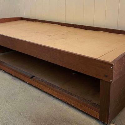 MHT012- Wooden Day Bed 