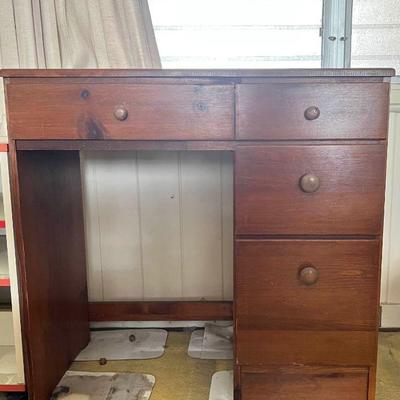 MHT040- Vintage Wooden Desk