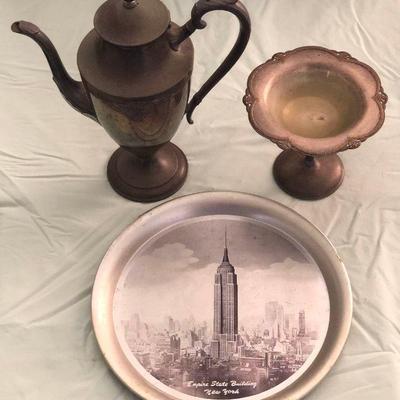 MHT064 - WM ROGERS & SON TEAPOT AND COMPOTE BOWL
