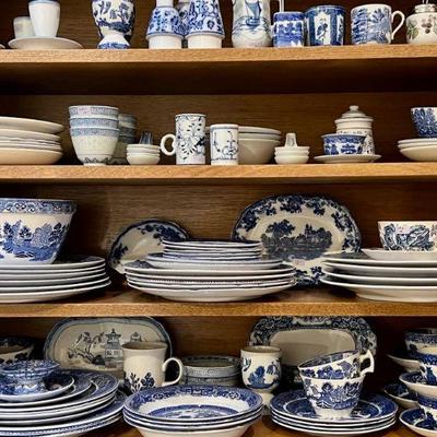 Blue and white collection - Delft, Blue Willow, Blue Onion, Flo Blue