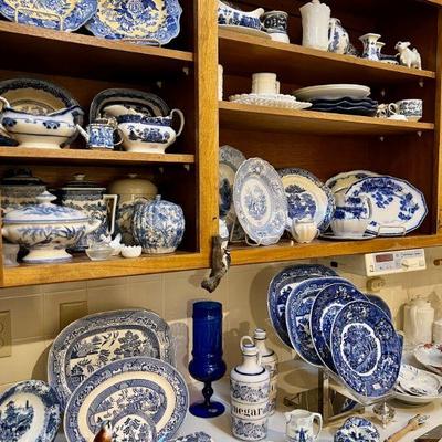 Blue and white collection - Delft, Blue Willow, Blue Onion, Flo Blue
