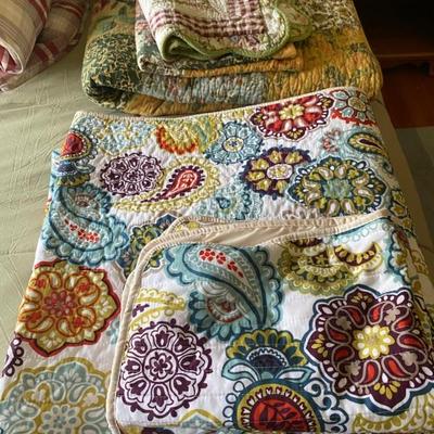 Colorful Quilts/Shams