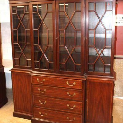 Lot 101: Nice Henkel Harris solid mahogany 2pc china buffet with individual paned glass, glass shelves and lighted approx. 65
