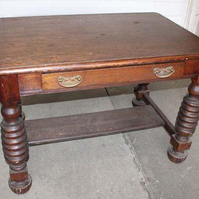 191: Antique quartersawn oak 1 drawer library desk in original finish and original found condition, Nice model approx. 42