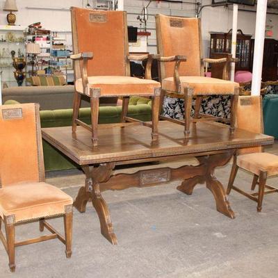 232: Mid century 5pc oak refractory dining room table with (2) 22" self storing extensions and 4 chairs approx. Table: 72" w x...