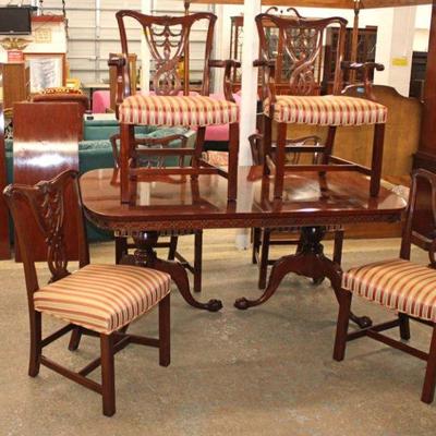 186: Vintage burl mahogany Chippendale style dining room table with 6 chairs and (2) 18