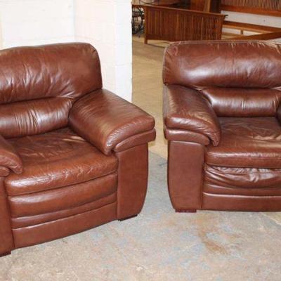 129: Nice pair of oversized leather club chairs approx. 48