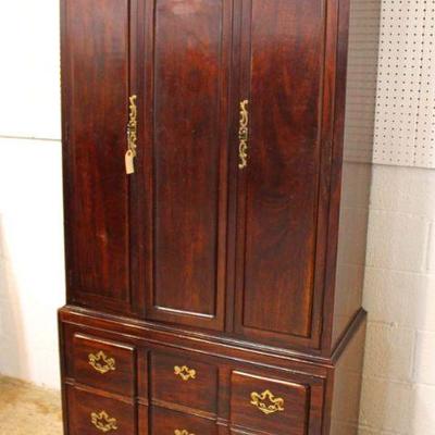 111: Henredon solid mahogany shell carved fitted interior 2 drawer 2 door gentlemen's chest approx. 40
