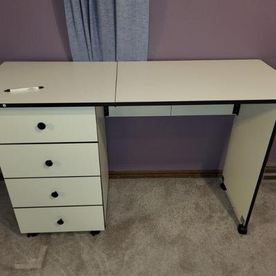 Folding sewing/craft table