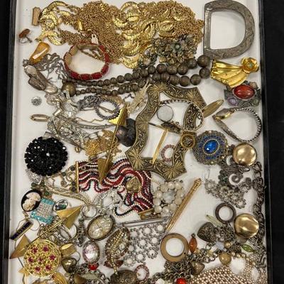 Costume jewelry 