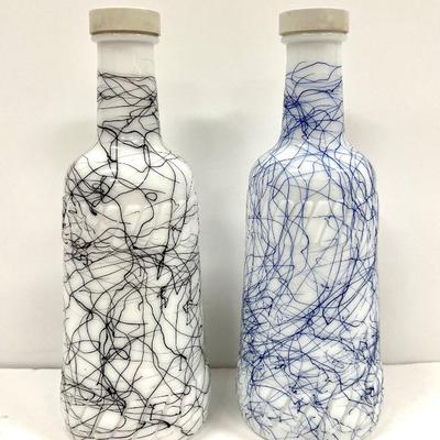 Drizzle Pattern Vintage Wine Bottles 