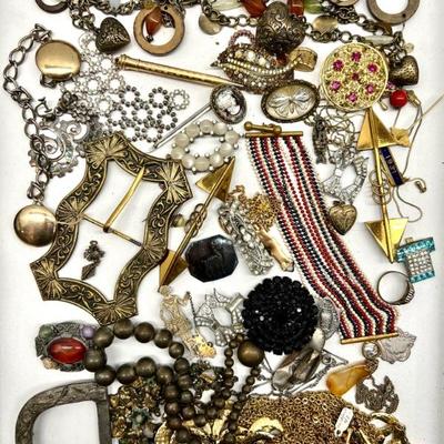 Costume jewelry 