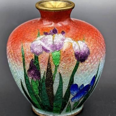 Antique Japanese Kumeno Teitaro Ginbari Cloisonne Enameled Foil Iris Vase