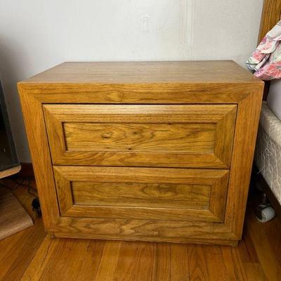 Thomasville Vintage Modern Nightstand (2 of 2)