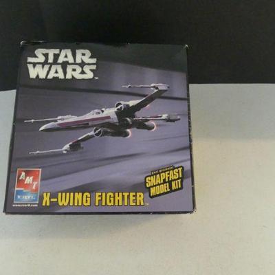 2005 Star Wars/AMT-Ertl X-Wing Fighter Snapfast Model Kit Skill Level 2 #28269