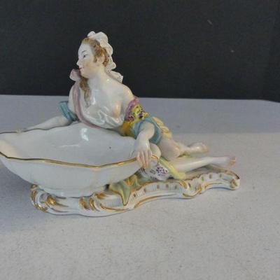 Antique Late 1800s Meissen Hand Painted Porcelain Figural Sweet Meat Dish