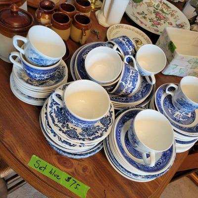 ENGLISH BLUE AND WHITE PORCELAIN